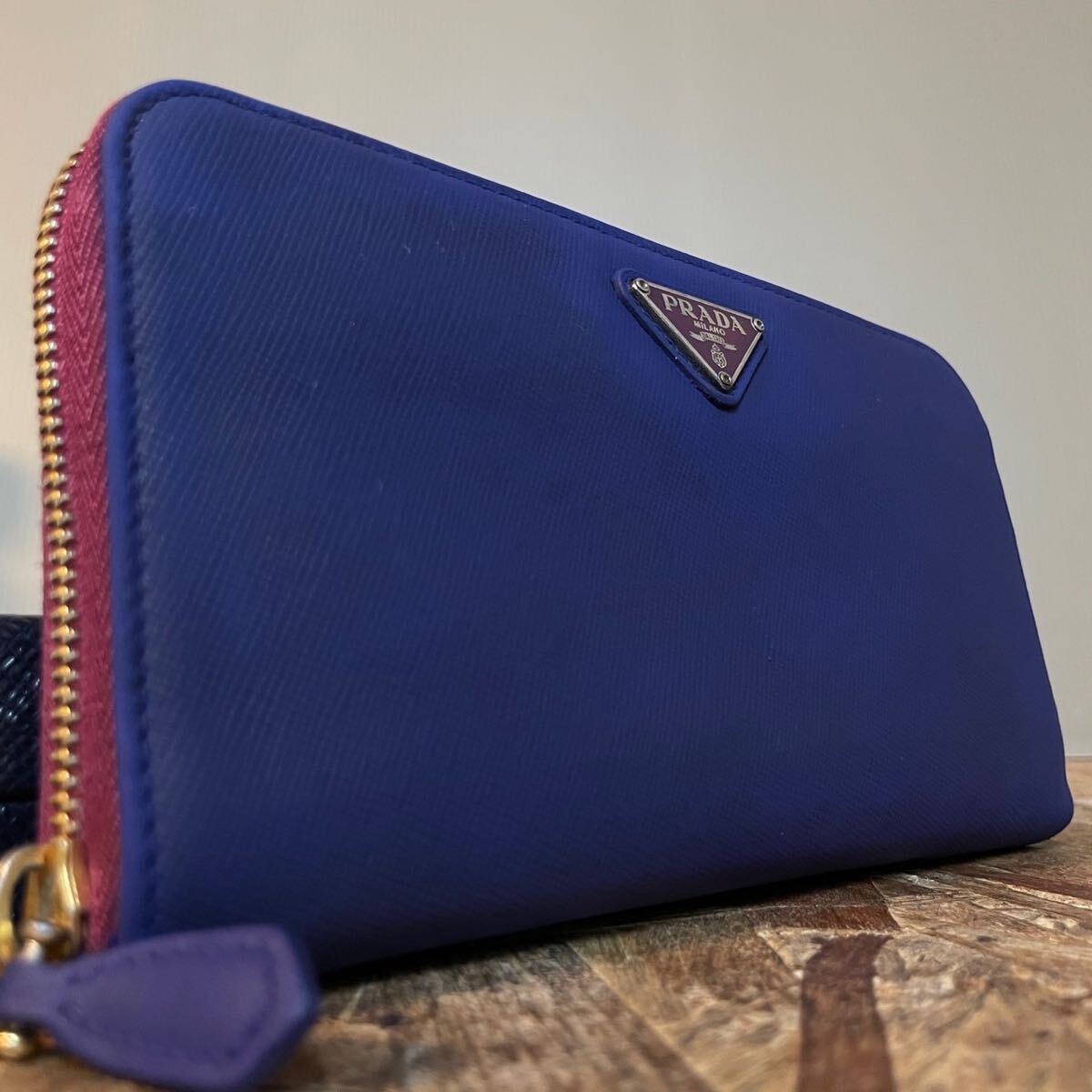 一円 美品 PRADA プラダ ラウンドファスナ サフィアーノレザー 一円 美品 PRADA プラダ ラウンドファスナ サフィアーノレザー