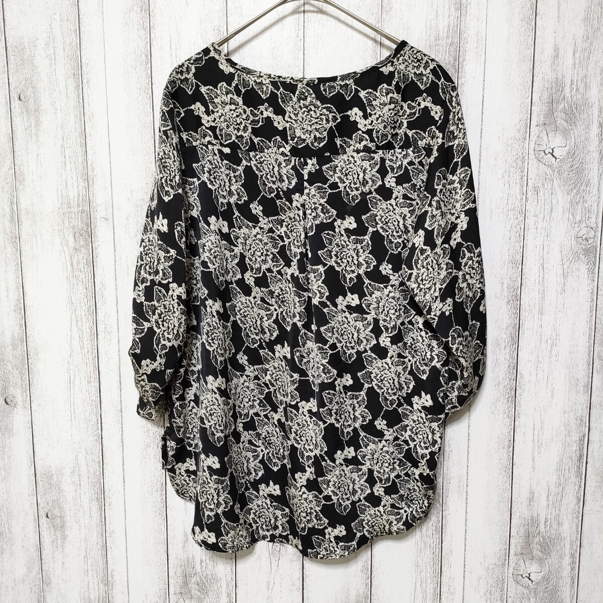 AZUL by moussy　アズール　(S)　花柄 長袖トップス