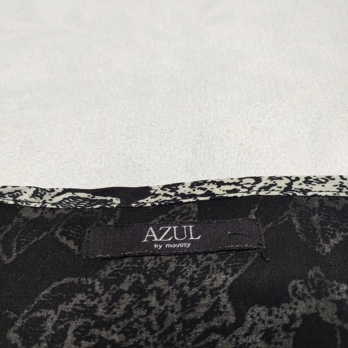 AZUL by moussy　アズール　(S)　花柄 長袖トップス