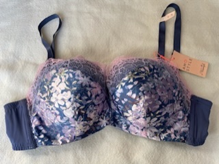 新品★トリンプ★D75★ブラジャー★ネイビー×お花模様★AMO'S STYLE