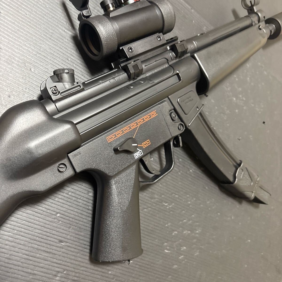 X-817 東京マルイ MP5 A4 スタンダード電動ガン|Yahoo!フリマ X-817 東京マルイ MP5 A4 スタンダード電動ガン|Yahoo!フリマ