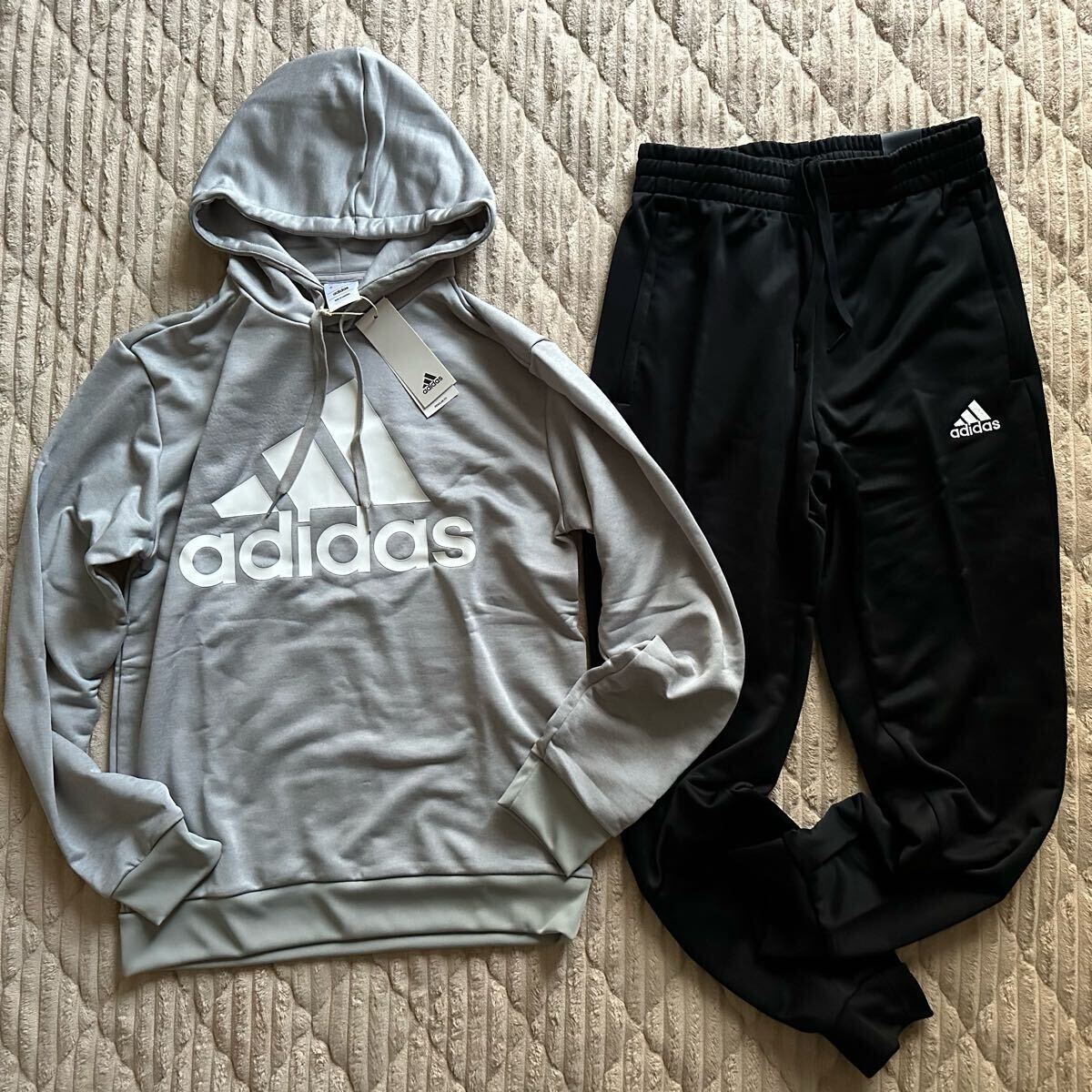 Mサイズ 新品 adidas アディダス スウェット 上下セット 黒 Mサイズ 新品 adidas アディダス スウェット 上下セット 黒