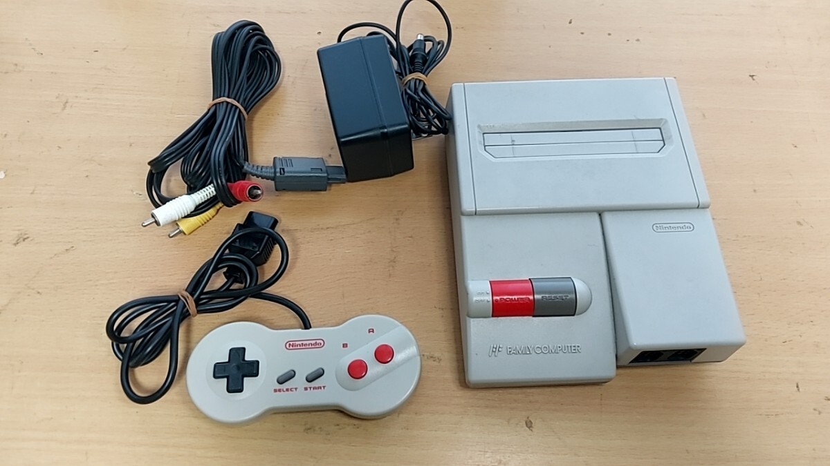 動作確認済 Nintendo 任天堂 HVC-002 ファミリーコンピュータ 動作確認済 Nintendo 任天堂 HVC-002 ファミリーコンピュータ