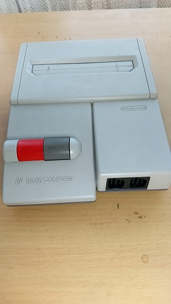 動作確認済 Nintendo 任天堂 HVC-002 ファミリーコンピュータ 動作確認済 Nintendo 任天堂 HVC-002 ファミリーコンピュータ