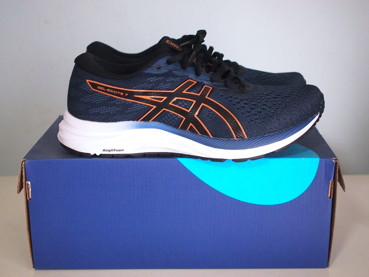  новый товар Asics бег обувь asics GEL-EXCITE 7 1011A656