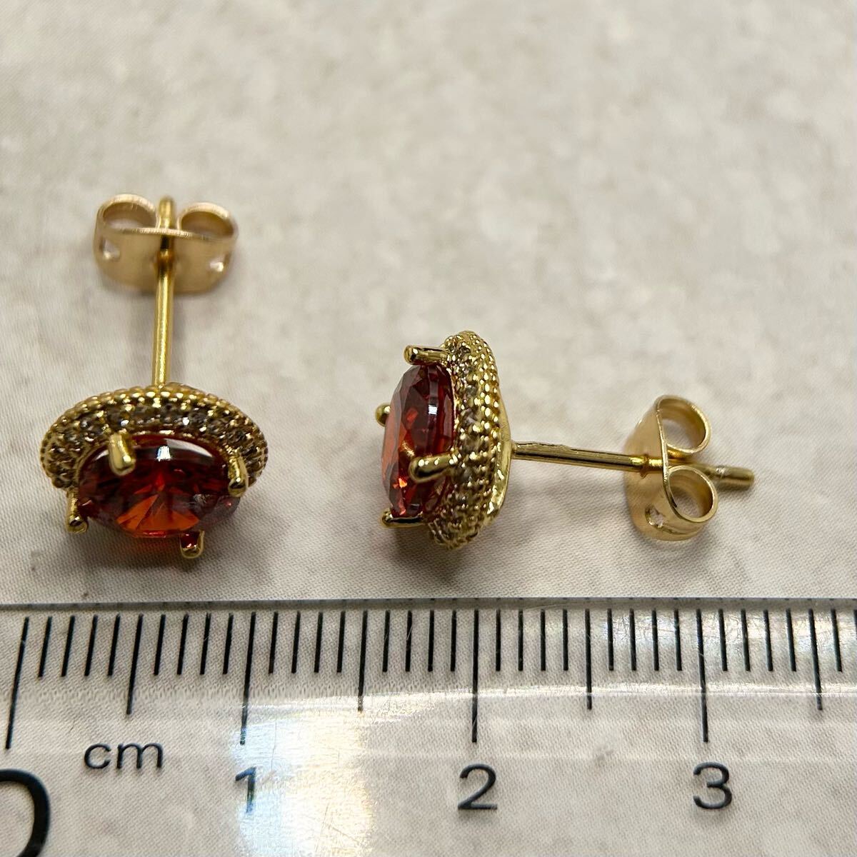 ガーネットとホワイトトパーズのラウンド型ピアス★レディースゴールドアクセサリーカラーストーンキュービックジルコニア新品寶石Y-R SHOP
