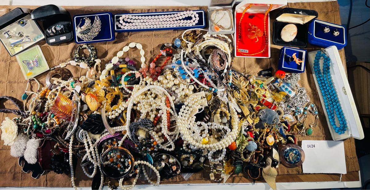 5.6kg 遺品 整理品 大量 まとめ まとめて アクセサリー 5.6kg 遺品 整理品 大量 まとめ まとめて アクセサリー
