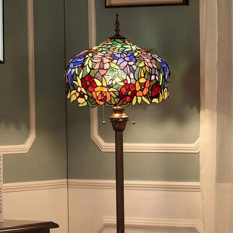 人気美品☆ 【ステンドランプ ステンドグラス アンティーク 花柄 人気美品☆ 【ステンドランプ ステンドグラス アンティーク 花柄