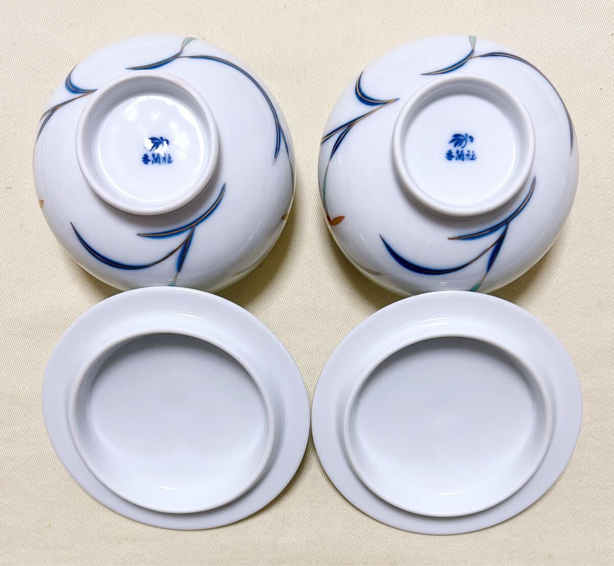 新品 美術有田焼 香蘭社 金彩上品な蘭柄 急須&蓋付き湯呑5個 新品 美術有田焼 香蘭社 金彩上品な蘭柄 急須&蓋付き湯呑5個