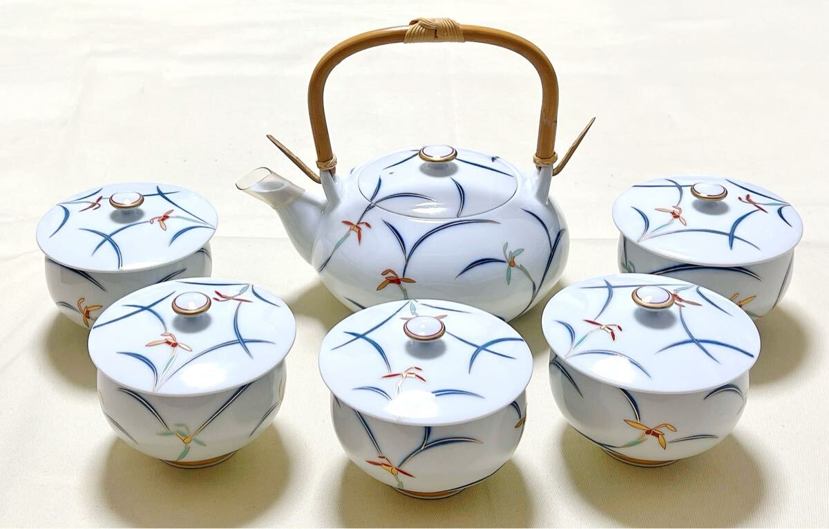 新品 美術有田焼 香蘭社 金彩上品な蘭柄 急須&蓋付き湯呑5個 新品 美術有田焼 香蘭社 金彩上品な蘭柄 急須&蓋付き湯呑5個