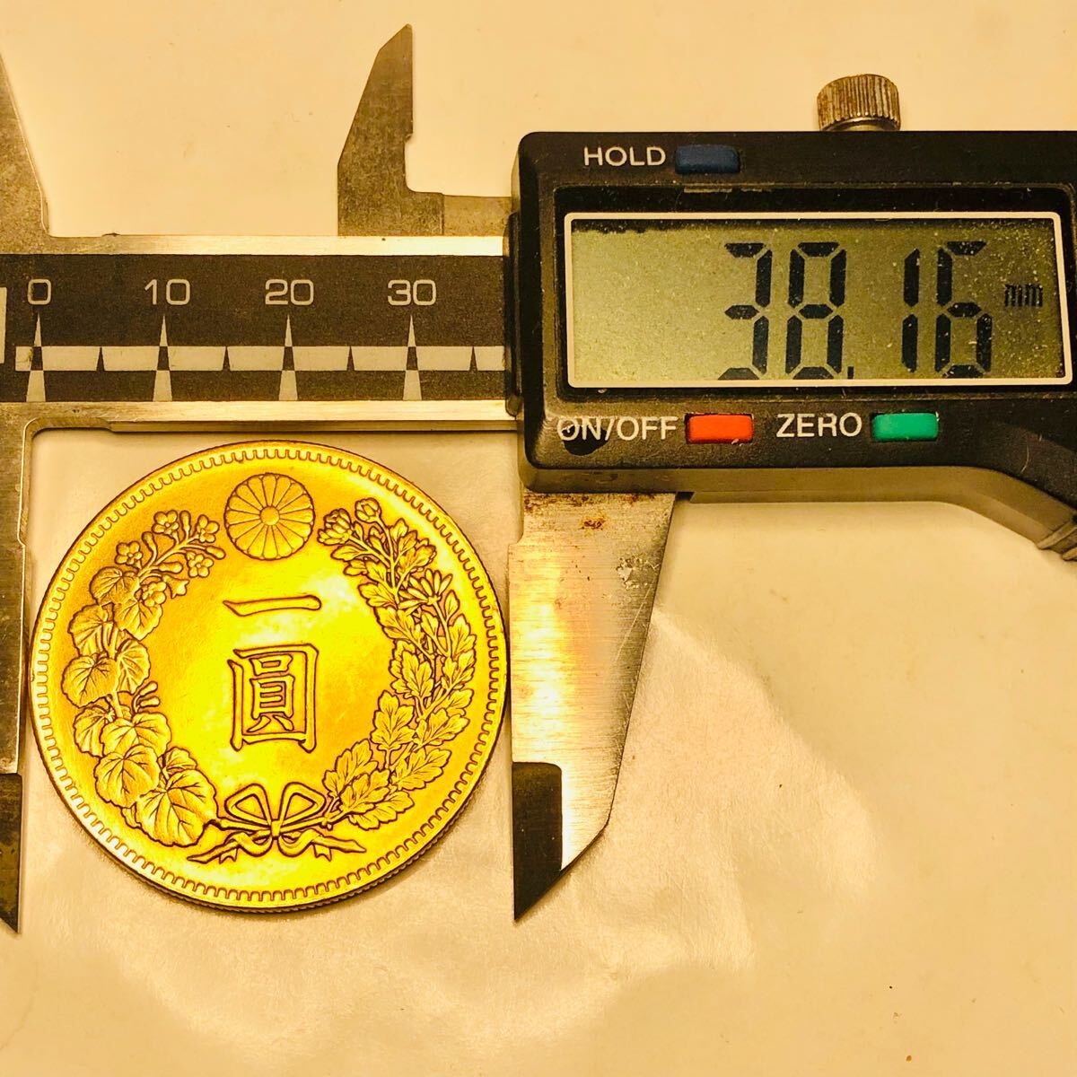 金貨 一圓金貨 明治28年 菊の御紋 大日本 古銭 竜 蔵品 骨董品 金貨 一圓金貨 明治28年 菊の御紋 大日本 古銭 竜 蔵品 骨董品