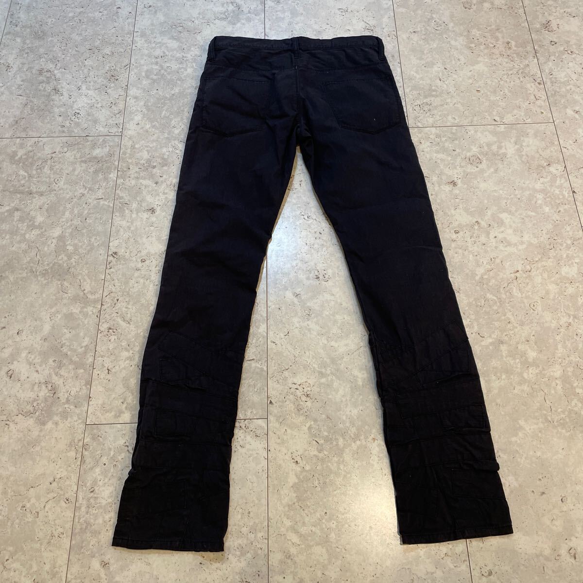 サイズ1 良好 SLOWGUN スローガン 膝立体裁断 デザインブラックパンツ 日本製 パッチワーク ボタンフライ タイト 綿70% ナイロン30%_画像2