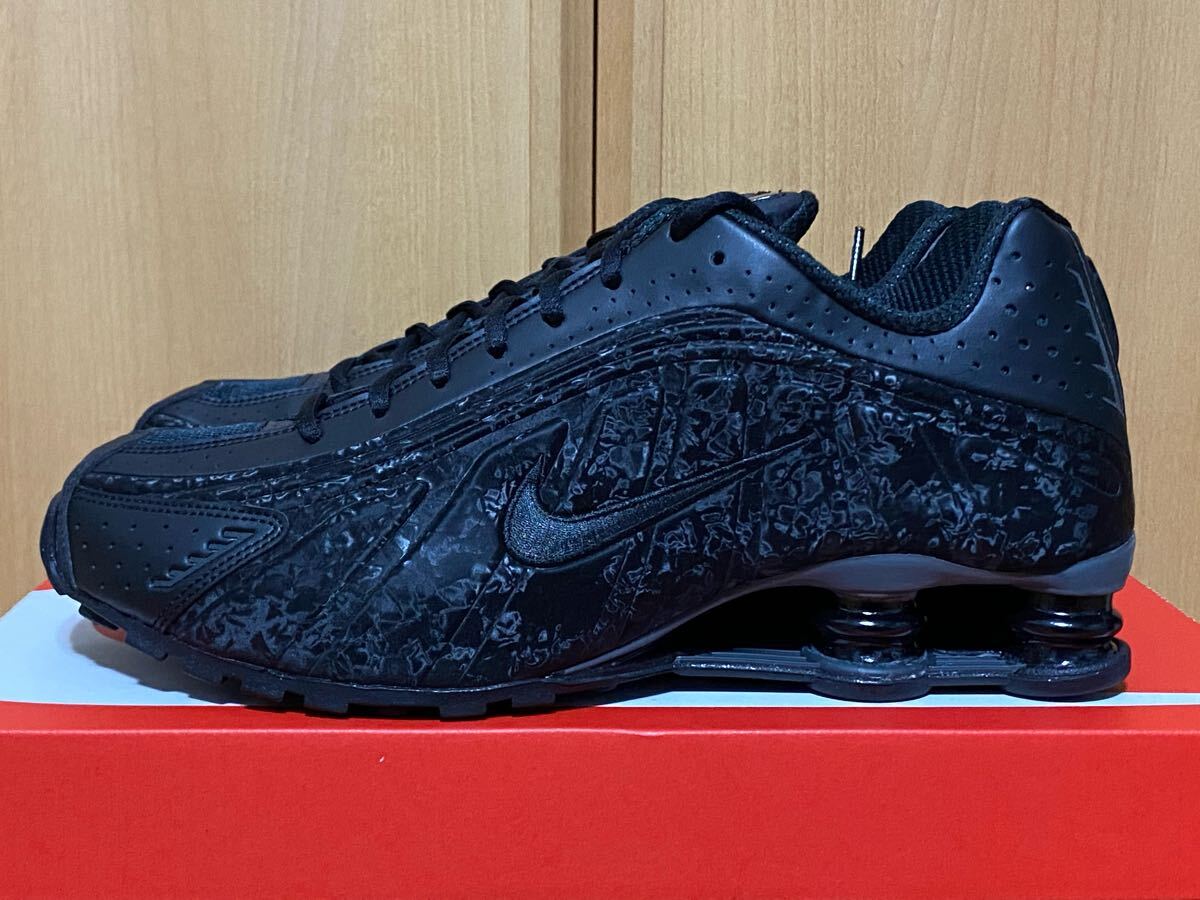 希少 新品 国内正規品 NIKE WMNS SHOX R4 HV0934-002 US11 5 28 希少 新品 国内正規品 NIKE WMNS SHOX R4 HV0934-002 US11 5 28
