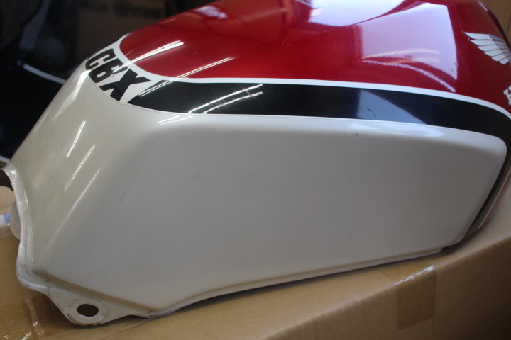 CBX400F/CBX550F純正ガソリンタンク 極上 ラスト1個(ホンダ用 CBX400F/CBX550F純正ガソリンタンク 極上 ラスト1個(ホンダ用