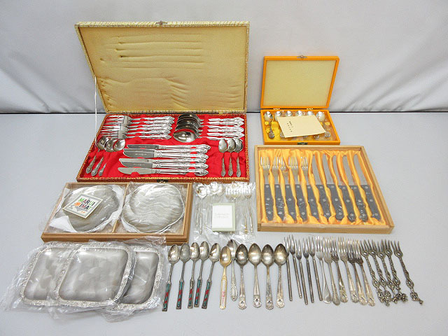 ☆sm1960 カトラリー&皿 86点セット 未使用品・ケース付有 ☆sm1960 カトラリー&皿 86点セット 未使用品・ケース付有