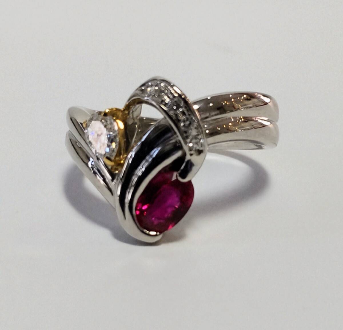 Pt900枠 天然石 ルビー・ダイヤモンドリング ルビー/0.51ct Pt900枠 天然石 ルビー・ダイヤモンドリング ルビー/0.51ct