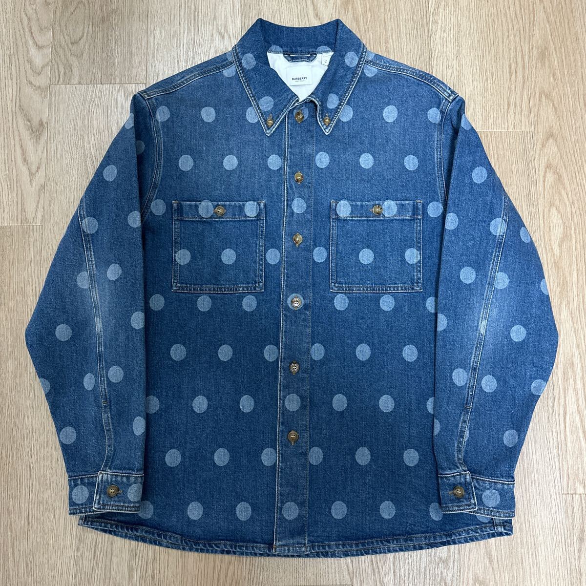 極美品】BURBERRY LONDON ENGLAND バーバリー 現行品 ドット柄 極美品】BURBERRY LONDON ENGLAND バーバリー 現行品 ドット柄