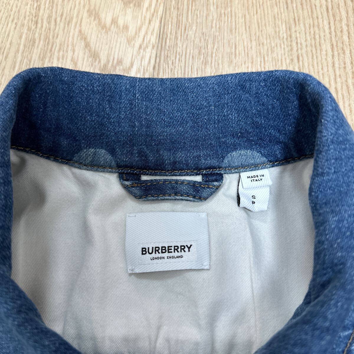 極美品】BURBERRY LONDON ENGLAND バーバリー 現行品 ドット柄 極美品】BURBERRY LONDON ENGLAND バーバリー 現行品 ドット柄