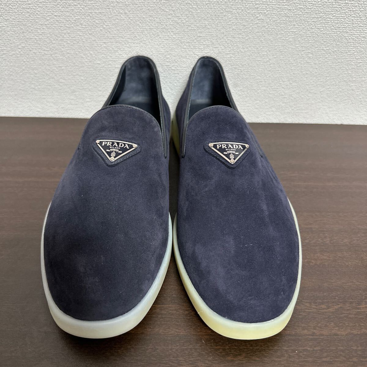 新品】PRADA プラダ トライアングルロゴ スエード レザー 新品】PRADA プラダ トライアングルロゴ スエード レザー
