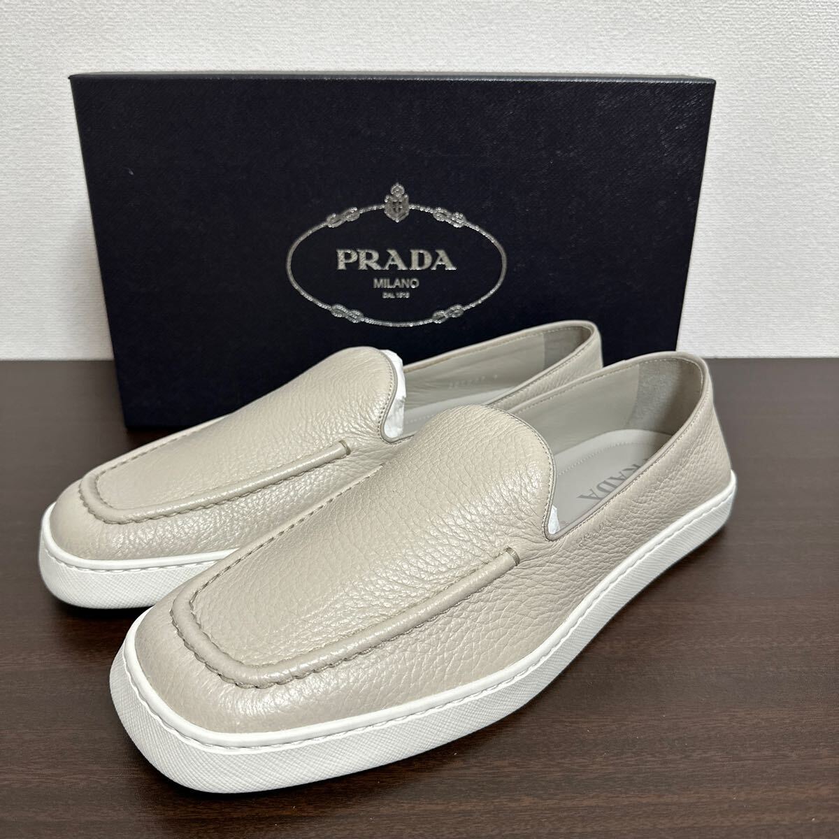新品】PRADA プラダ レザー スリッポン ローファー size 9 新品】PRADA プラダ レザー スリッポン ローファー size 9