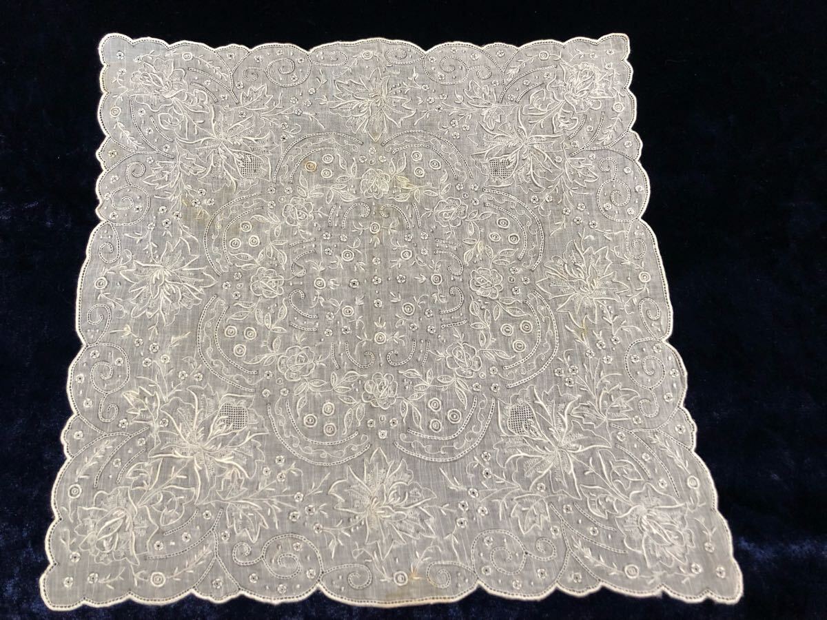 スワトウ 汕頭 ハンカチ まとめて2点(難有り) 刺繍 小花柄/花柄 スワトウ 汕頭 ハンカチ まとめて2点(難有り) 刺繍 小花柄/花柄