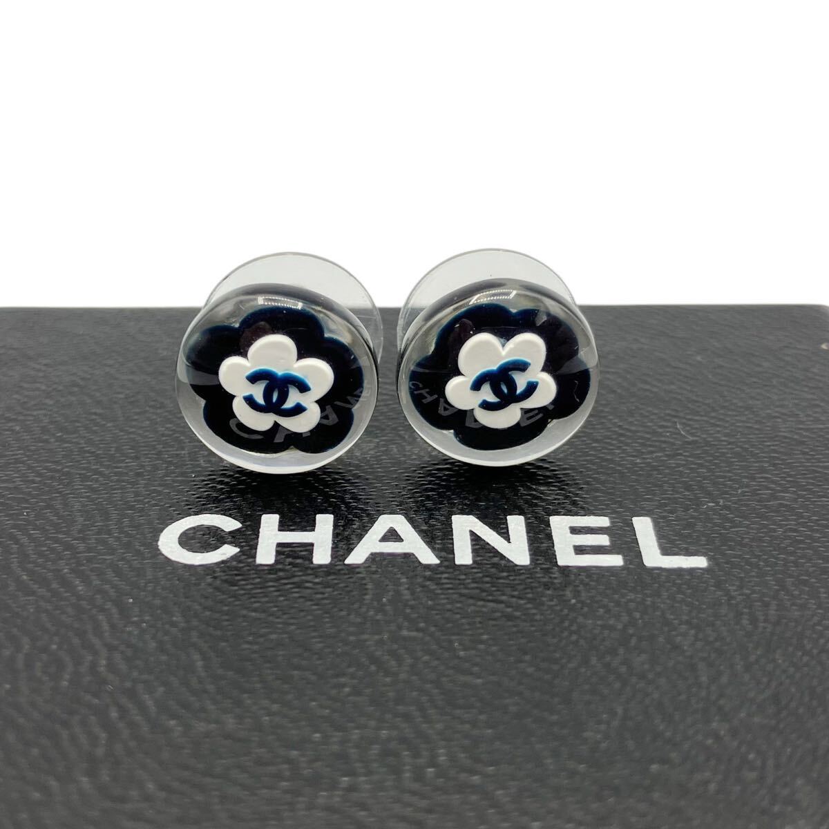 美品】シャネル CHANEL 04S ココマーク ロゴ カメリア ピアス 丸 美品】シャネル CHANEL 04S ココマーク ロゴ カメリア ピアス 丸