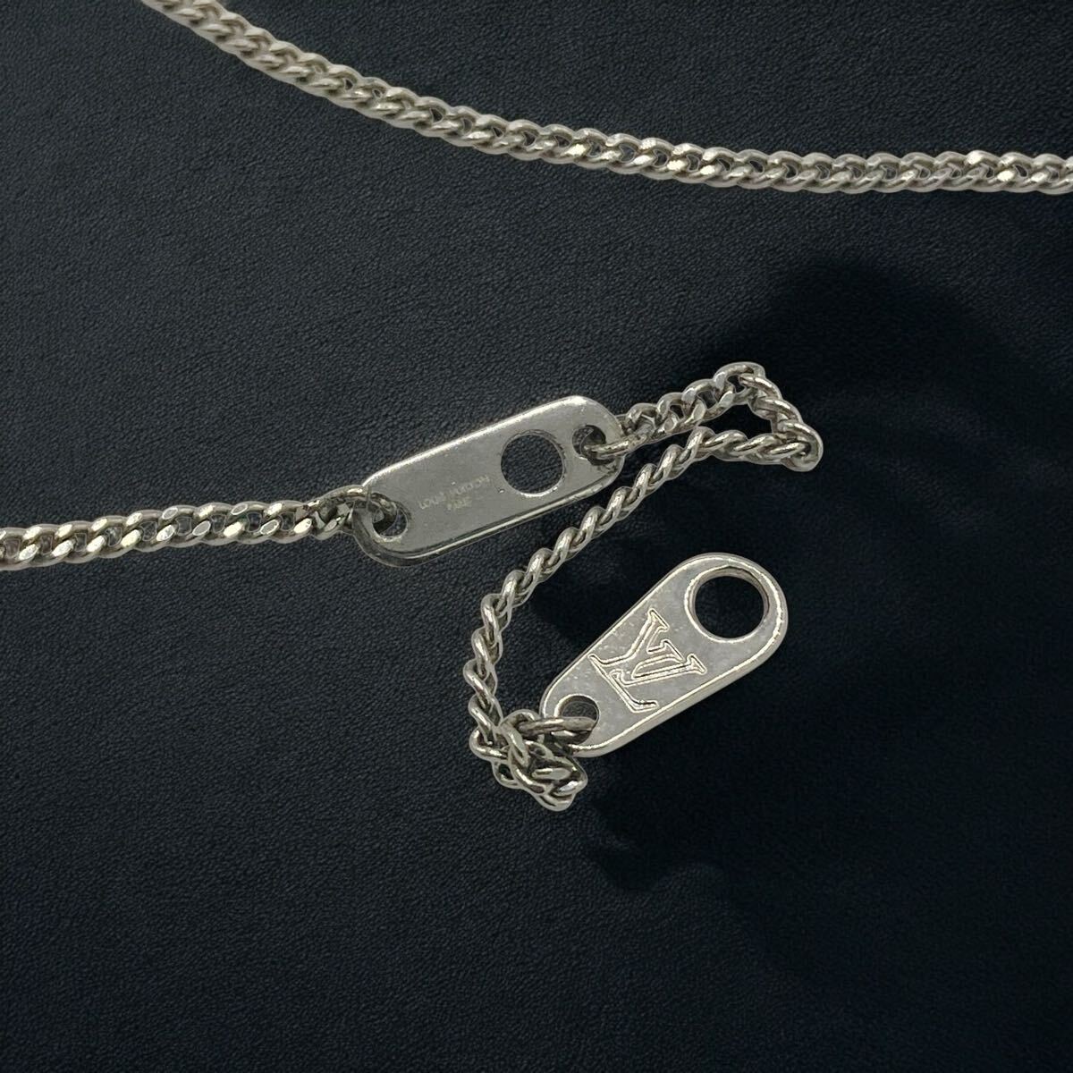 美品】ルイヴィトン LOUIS VUITTON M00280 ペンダント LV 美品】ルイヴィトン LOUIS VUITTON M00280 ペンダント LV