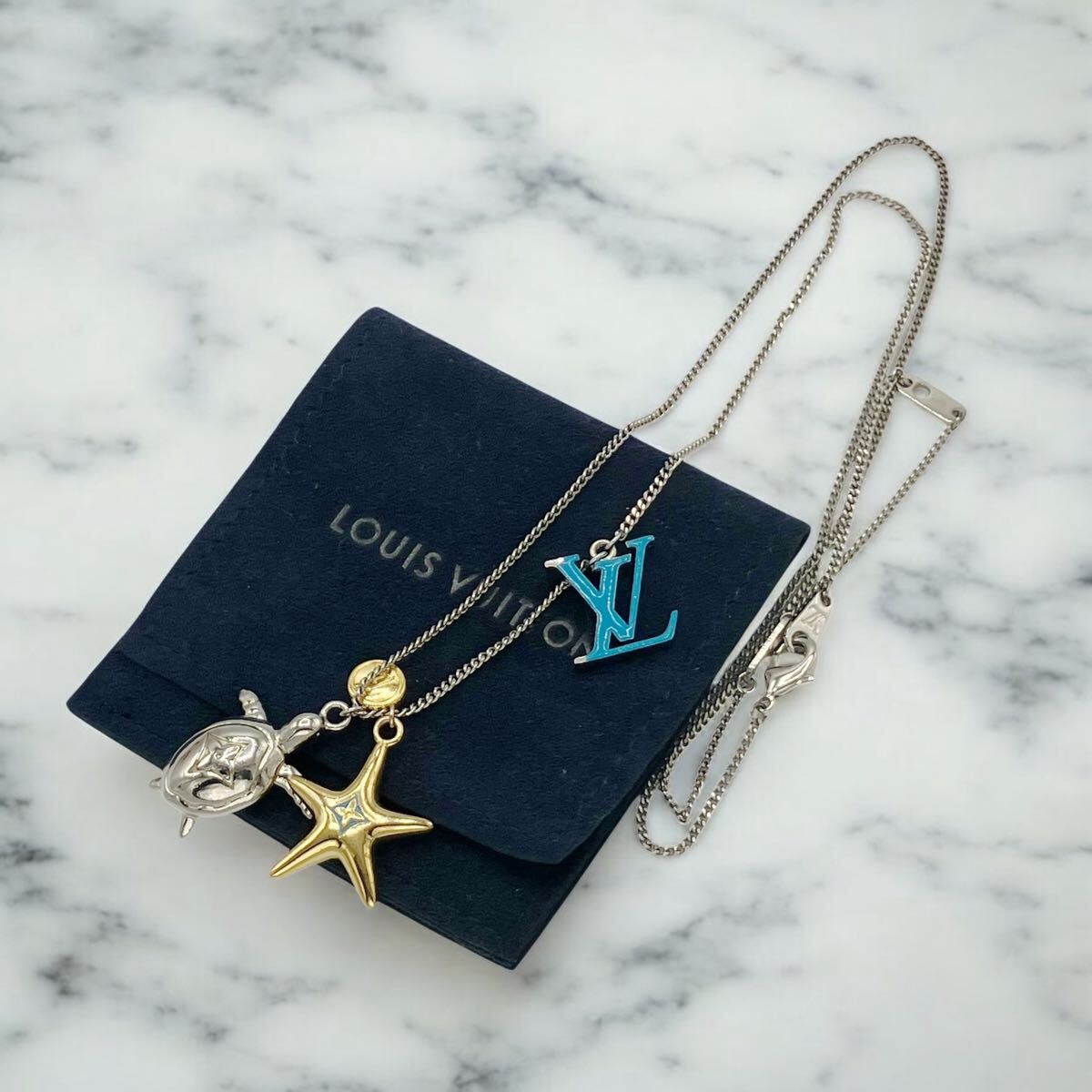 美品】ルイヴィトン LOUIS VUITTON M00280 ペンダント LV 美品】ルイヴィトン LOUIS VUITTON M00280 ペンダント LV
