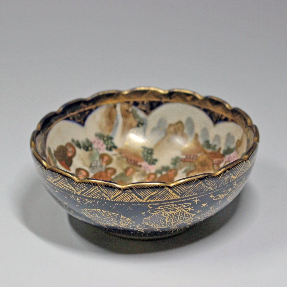 TAKIYA】7856 薩摩焼『羅漢図鉢』時代 金彩 色絵 鹿児島県 古 TAKIYA】7856 薩摩焼『羅漢図鉢』時代 金彩 色絵 鹿児島県 古