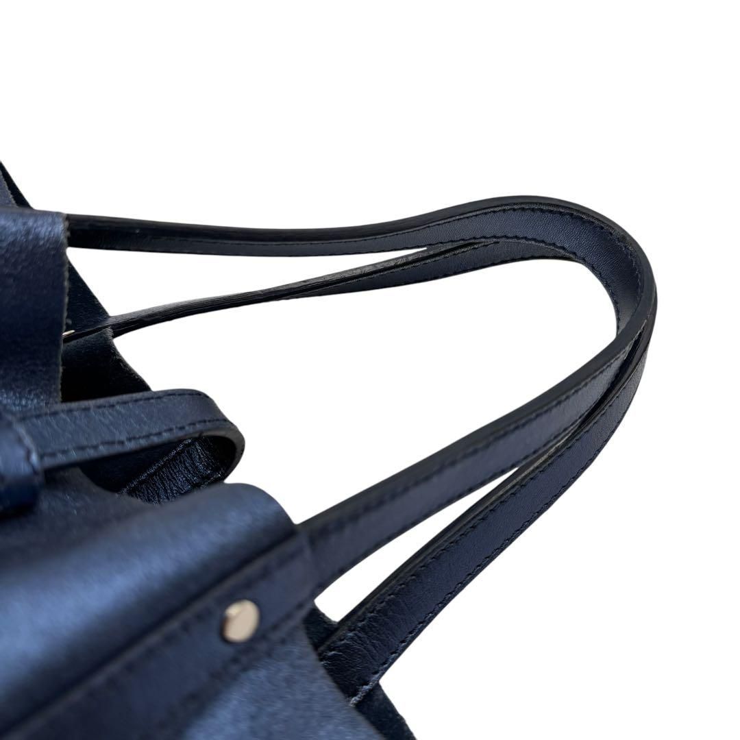 ティファニー リバーシブル トートバッグ メタリックブルー レザー ロゴ c58 ティファニー リバーシブル トートバッグ メタリックブルー