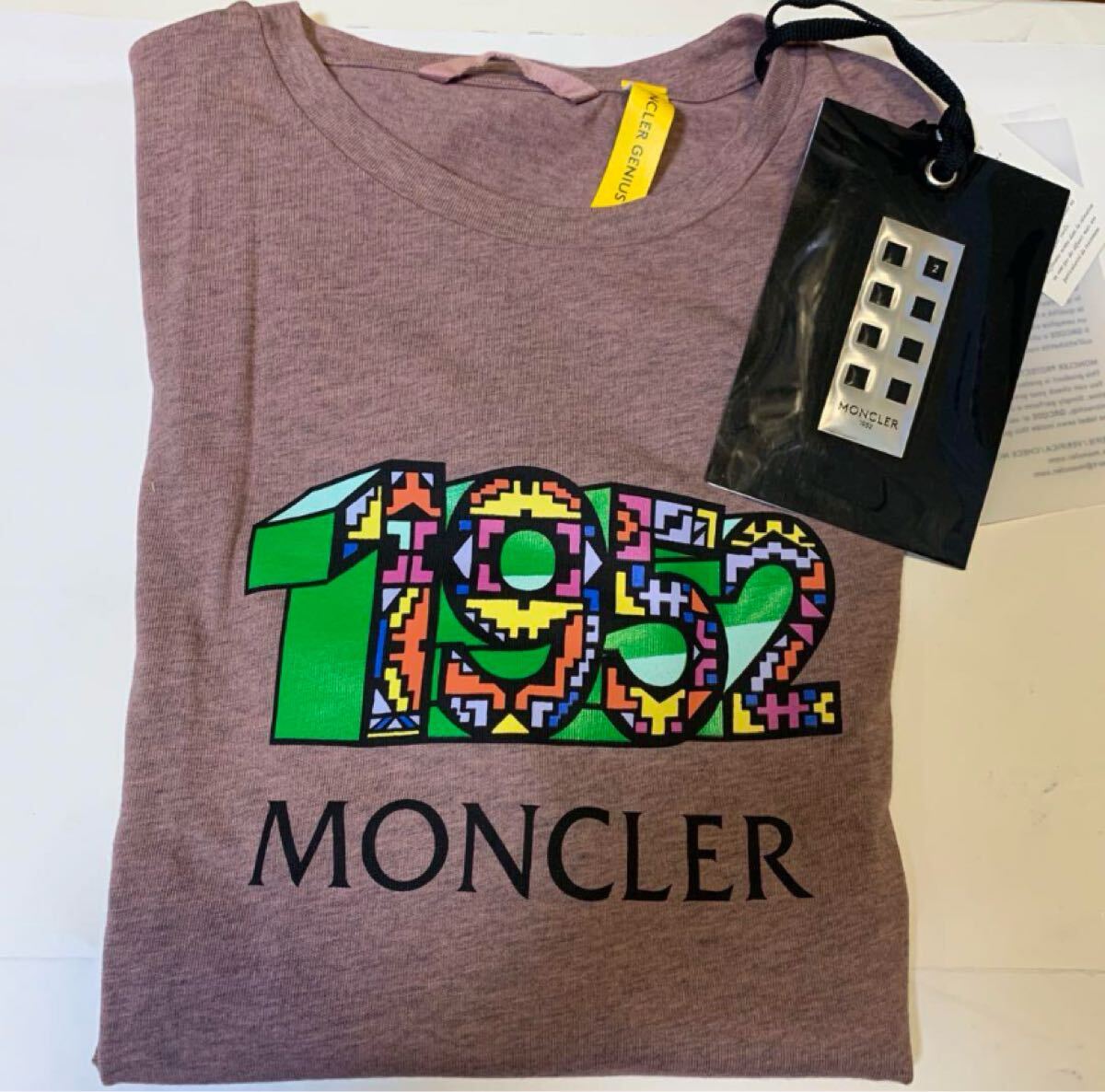 MONCLER Genius1952 刺繍ロゴワッペン Tシャツ XL|Yahoo!フリマ MONCLER Genius1952 刺繍ロゴワッペン Tシャツ XL|Yahoo!フリマ