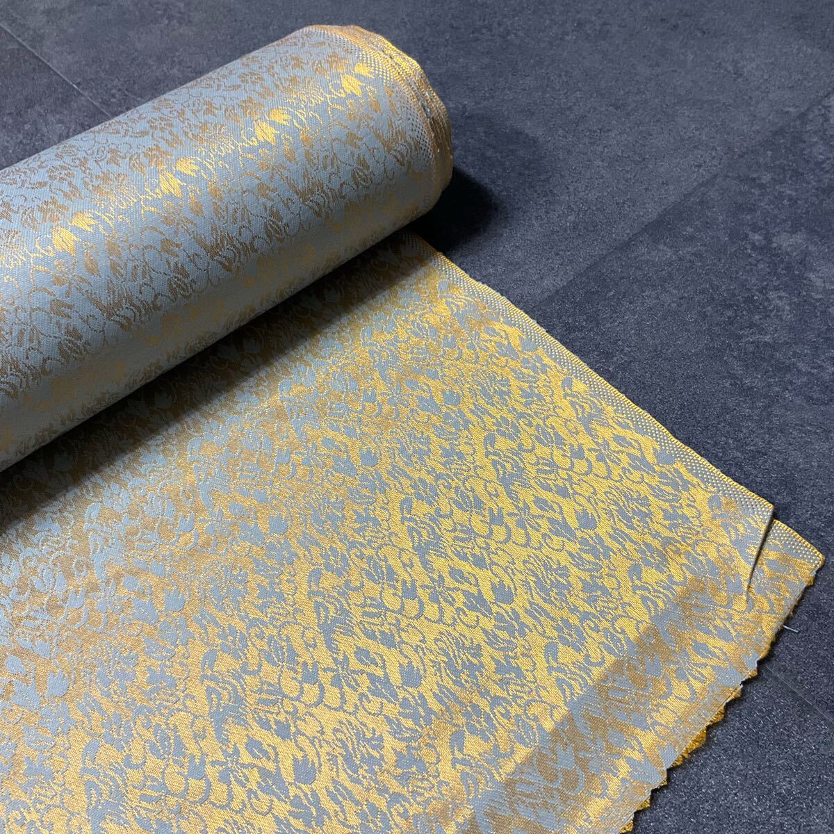 伍弐極上西陣織金襴緞子◇金糸◇反物69.5×19m10cm◇法衣装束狩衣 伍弐極上西陣織金襴緞子◇金糸◇反物69.5×19m10cm◇法衣装束狩衣