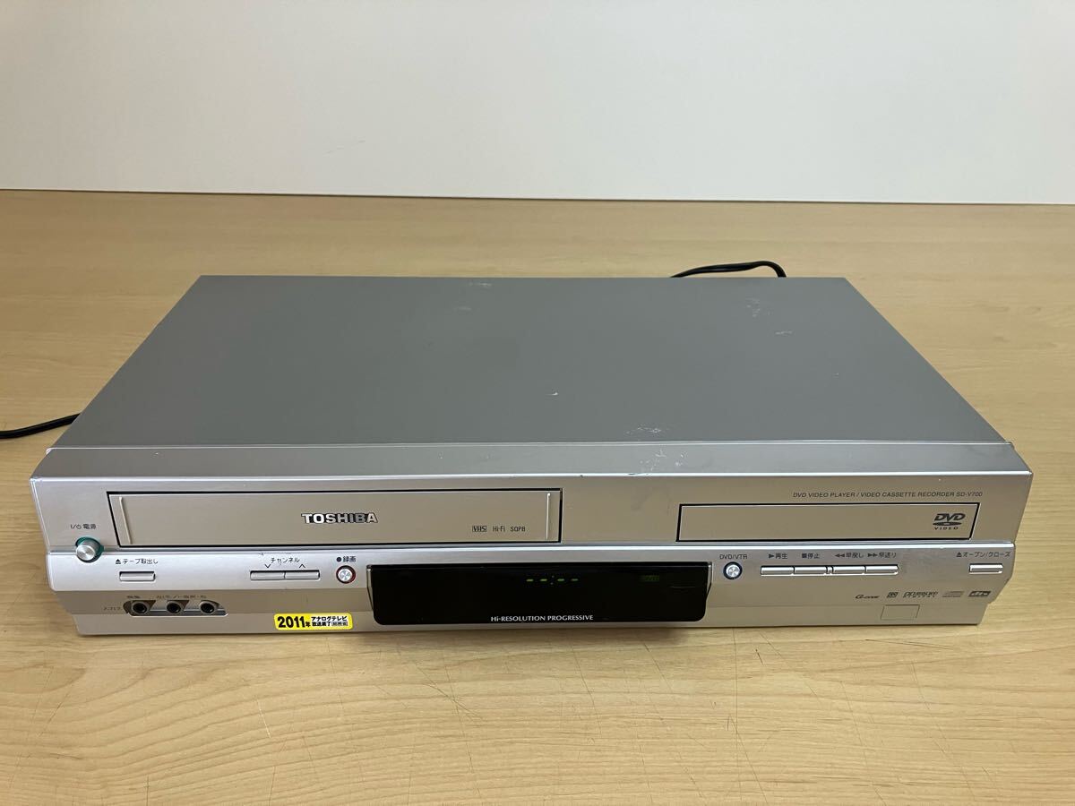 TOSHIBA 東芝 SD-V700 VHS ビデオ デッキ 一体型 DVD プレーヤー TOSHIBA 東芝 SD-V700 VHS ビデオ デッキ 一体型 DVD プレーヤー