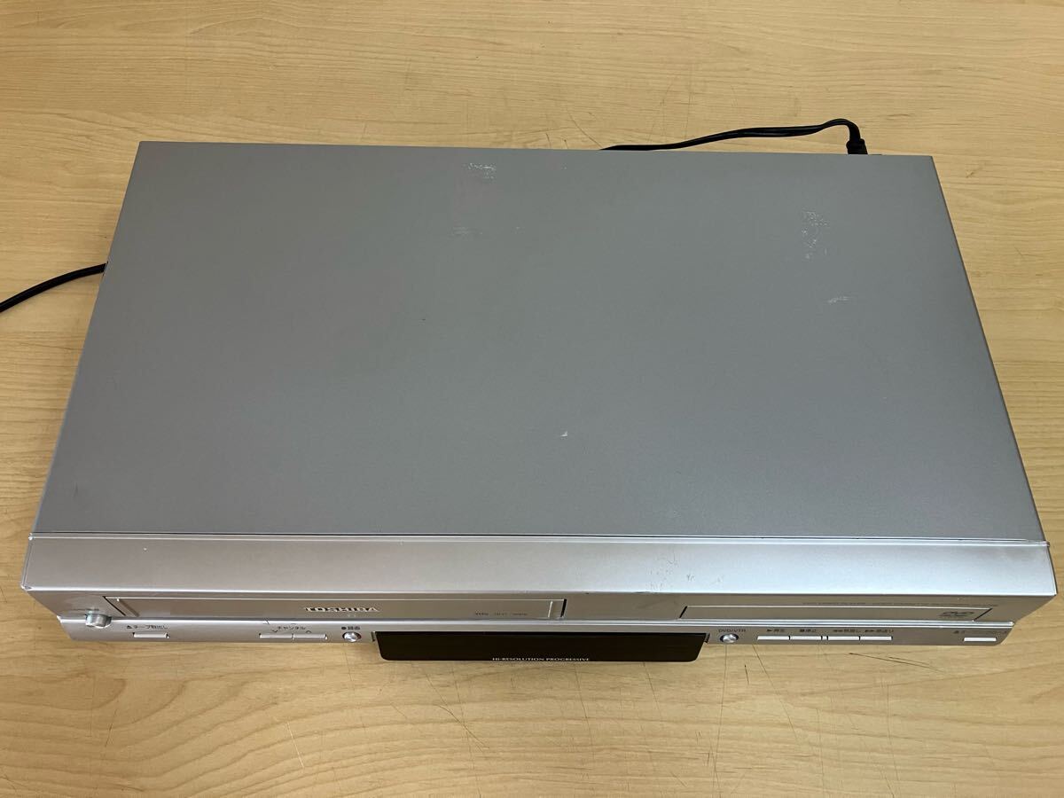 TOSHIBA 東芝 SD-V700 VHS ビデオ デッキ 一体型 DVD プレーヤー TOSHIBA 東芝 SD-V700 VHS ビデオ デッキ 一体型 DVD プレーヤー