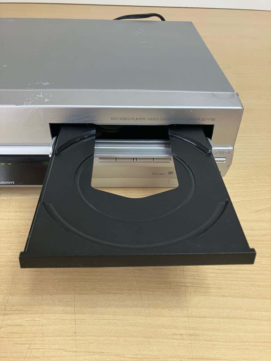 TOSHIBA 東芝 SD-V700 VHS ビデオ デッキ 一体型 DVD プレーヤー TOSHIBA 東芝 SD-V700 VHS ビデオ デッキ 一体型 DVD プレーヤー