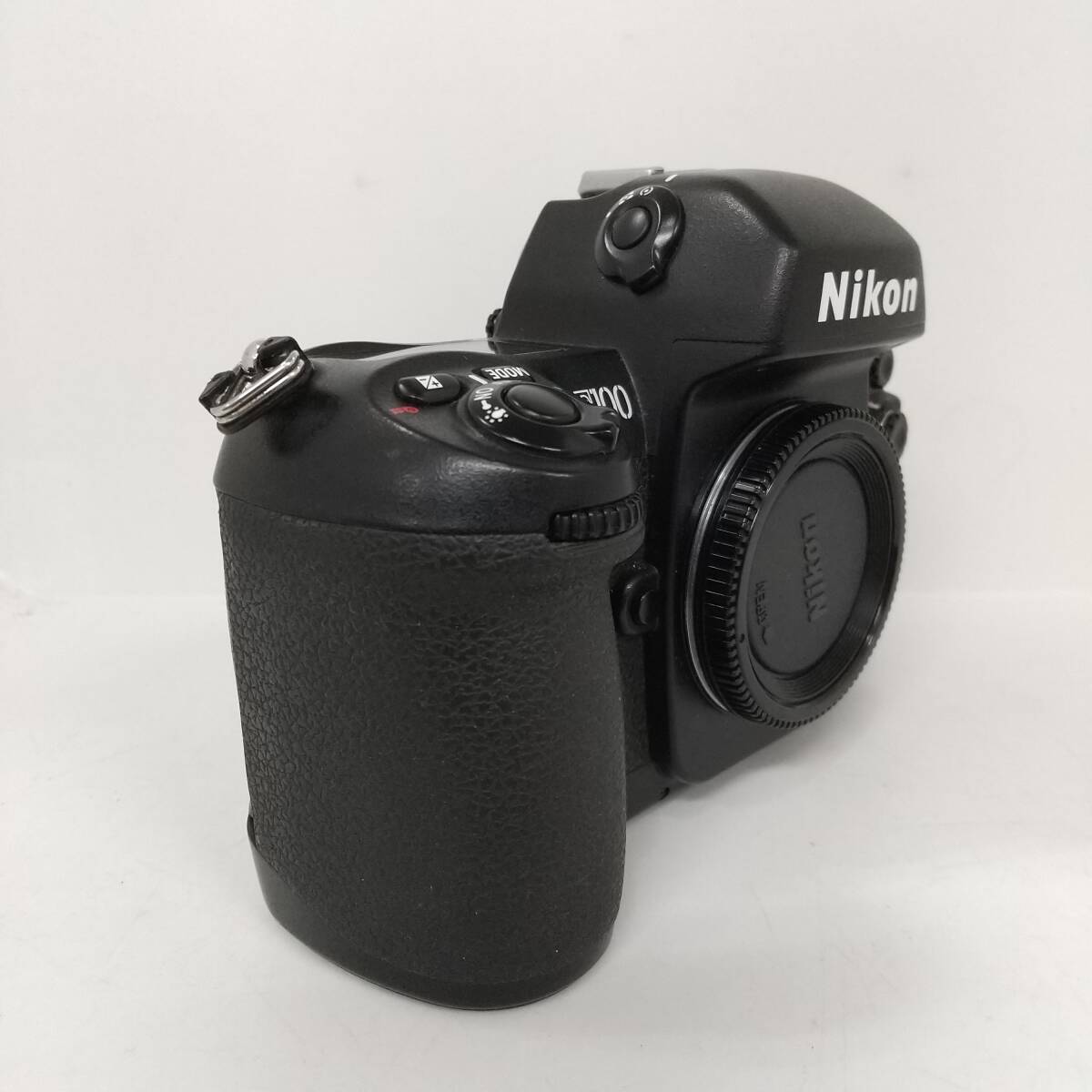 ◎ニコン◎Nikon F100 ボディ本体 便利な乾電池仕様 ◎ニコン◎Nikon F100 ボディ本体 便利な乾電池仕様