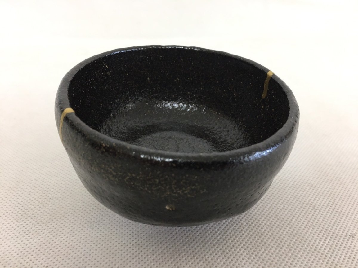 D-2160】茶箱 利休型茶箱 松楽/黒茶碗 平安春峰/振出 茶巾筒 棗 D-2160】茶箱 利休型茶箱 松楽/黒茶碗 平安春峰/振出 茶巾筒 棗