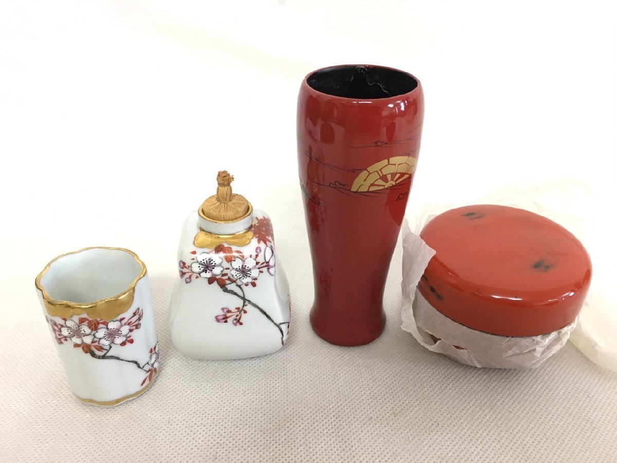 D-2160】茶箱 利休型茶箱 松楽/黒茶碗 平安春峰/振出 茶巾筒 棗 D-2160】茶箱 利休型茶箱 松楽/黒茶碗 平安春峰/振出 茶巾筒 棗