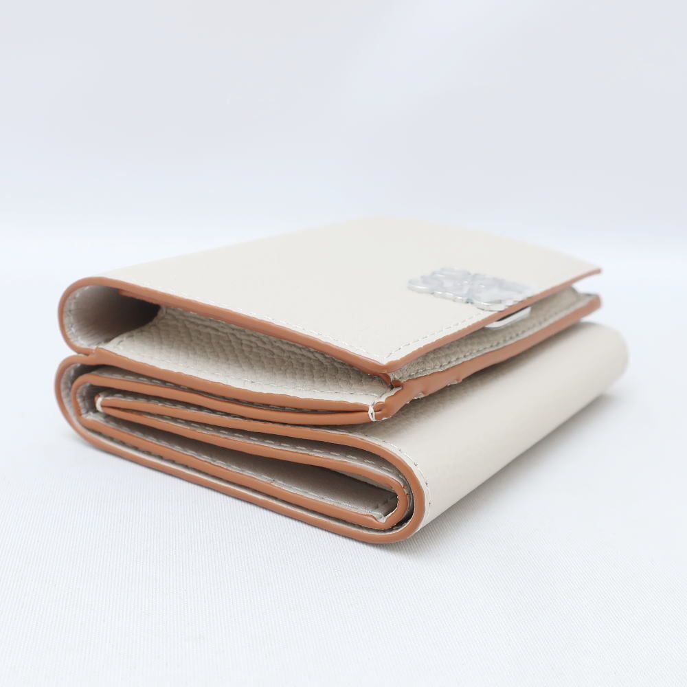 LOEWE ロエベ アナグラム トライフォールド ウォレット ペブル グレインカーフ レザー C821TR2X02 ライトゴースト 未使用品◆Sランク