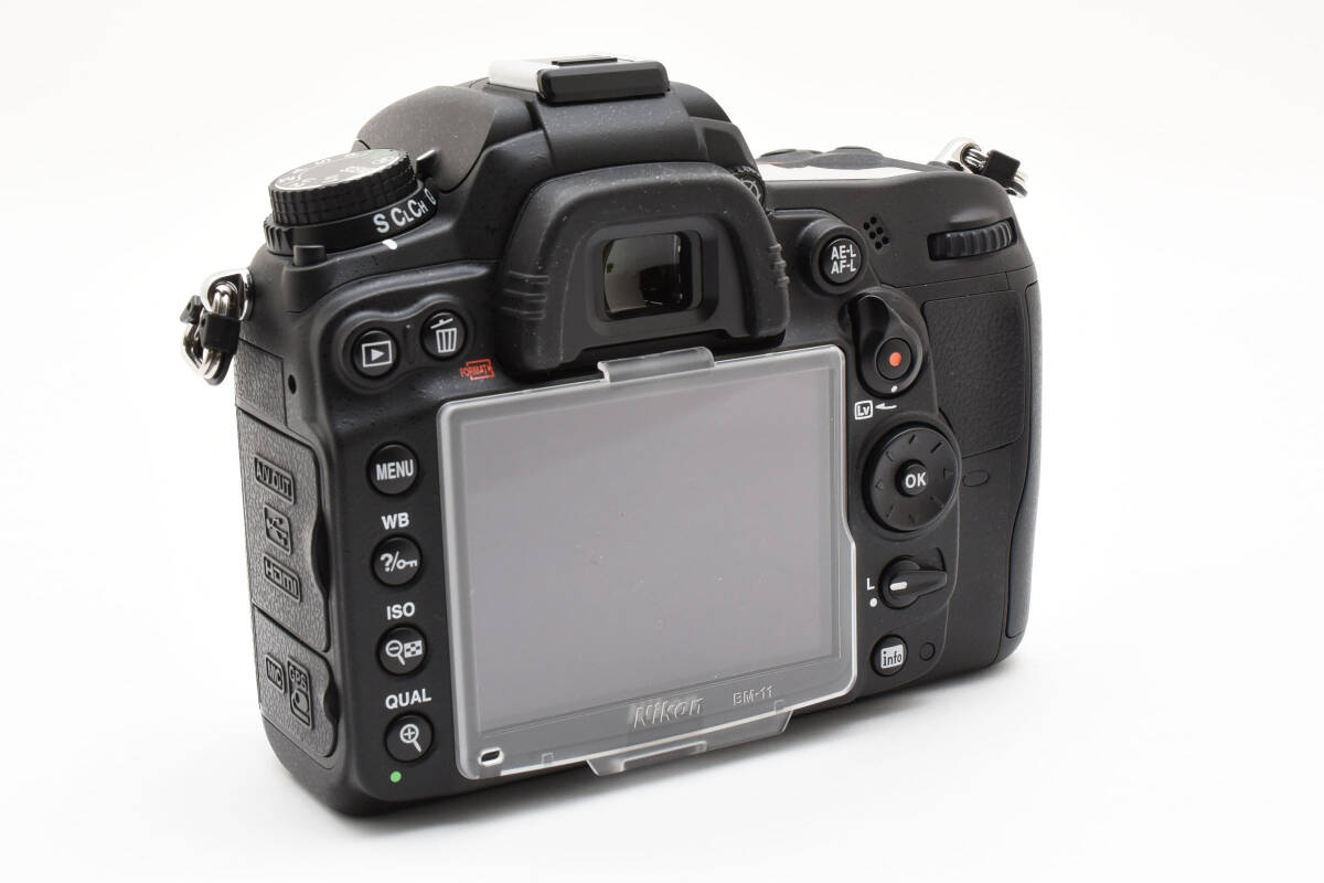 ☆美品☆<ショット数 1,590回> NIKON ニコン D7000 ボディ ☆美品☆<ショット数 1,590回> NIKON ニコン D7000 ボディ