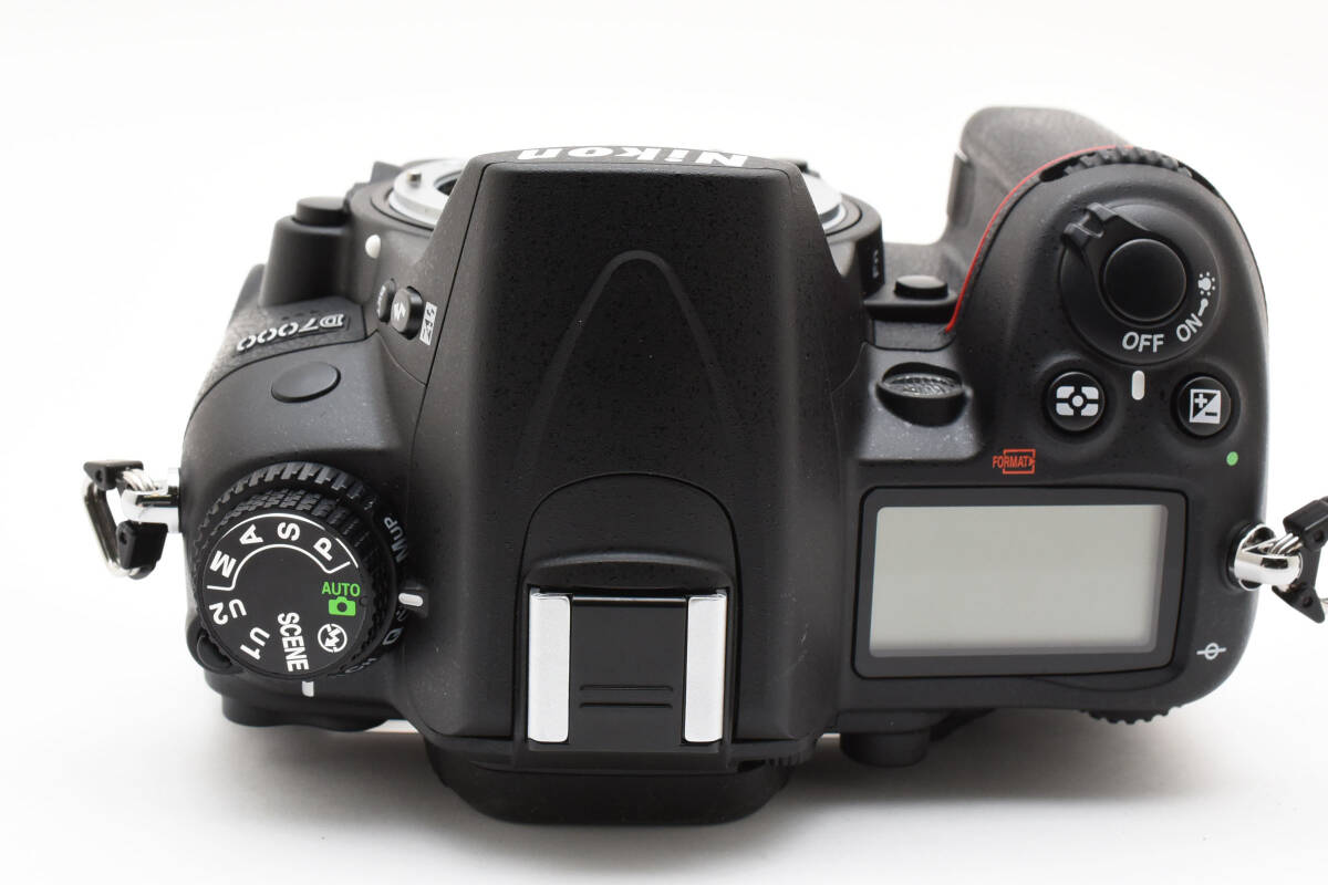 ☆美品☆<ショット数 1,590回> NIKON ニコン D7000 ボディ ☆美品☆<ショット数 1,590回> NIKON ニコン D7000 ボディ