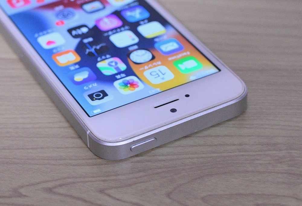 iPhone SE (第1世代) 16GB シルバー バッテリー容量91 iPhone SE (第1世代) 16GB シルバー バッテリー容量91