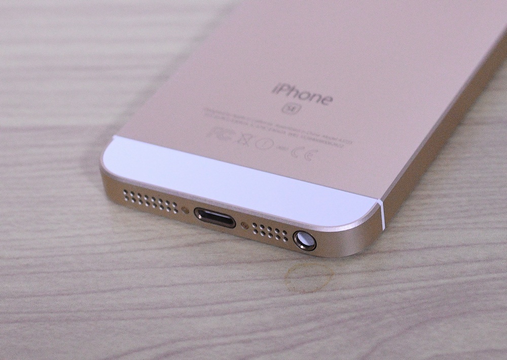iPhone SE (第1世代)】バッテリー交換修理 岡山市からのお客様