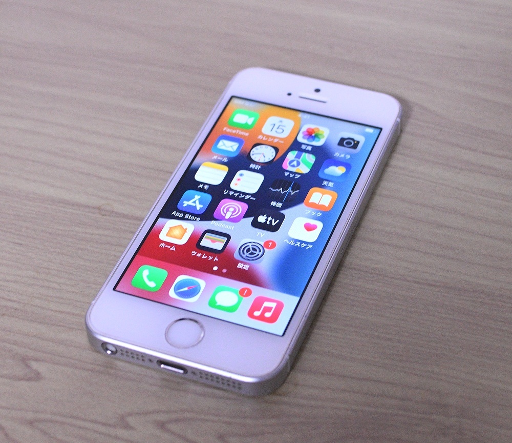 iPhone SE (第1世代) 16GB シルバー バッテリー容量91 iPhone SE (第1世代) 16GB シルバー バッテリー容量91