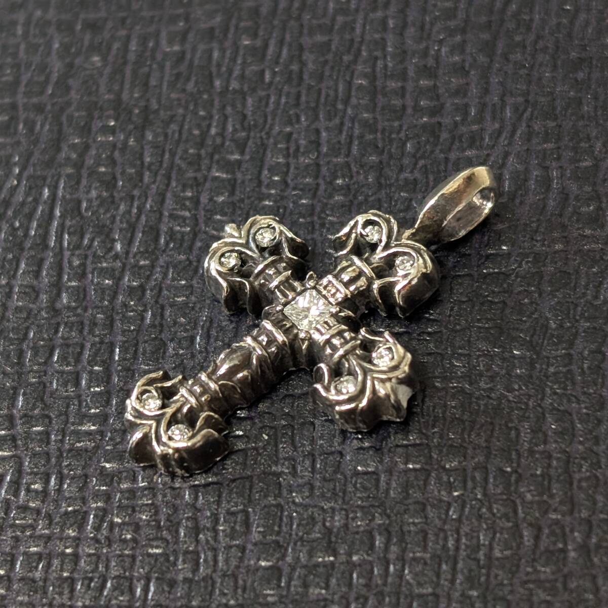 CHROME HEARTS クロムハーツ タイニーフィリグリークロス パヴェ CHROME HEARTS クロムハーツ タイニーフィリグリークロス パヴェ
