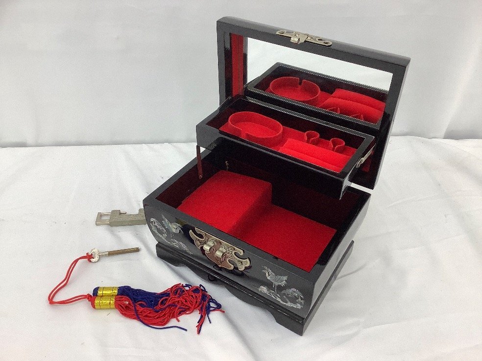螺鈿漆器まとめ/茶托/螺鈿衣桁/机/ジュエリーケース 他 未使用品 螺鈿漆器まとめ/茶托/螺鈿衣桁/机/ジュエリーケース 他 未使用品