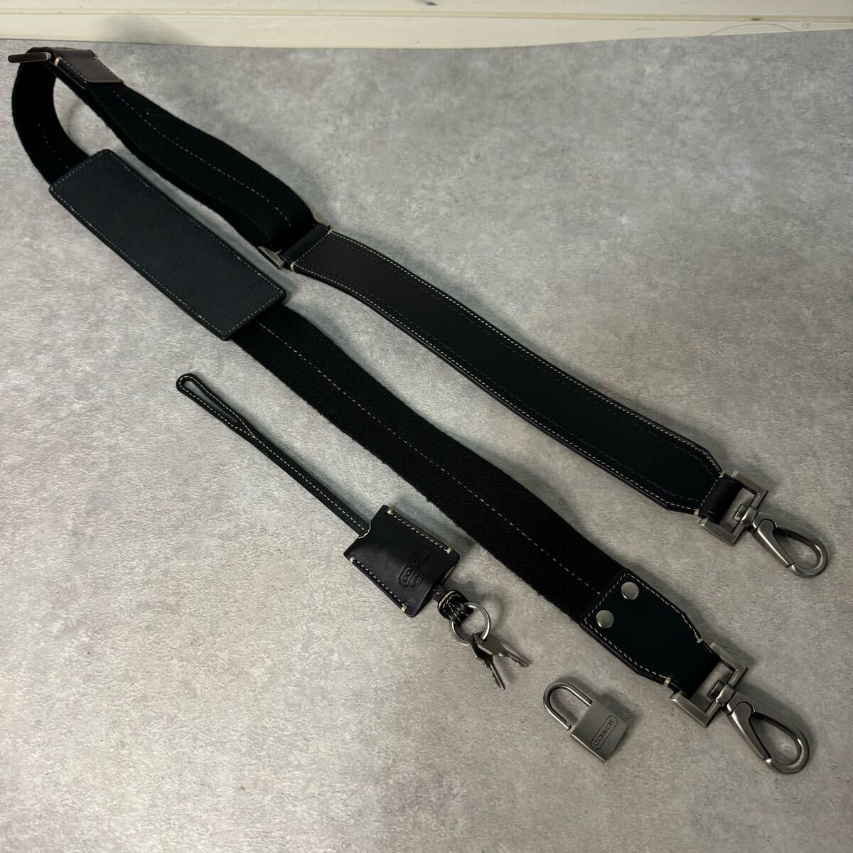 1円~【極美品】COACH コーチ ボストンバッグ 2way 鍵 南京錠 1円~【極美品】COACH コーチ ボストンバッグ 2way 鍵 南京錠
