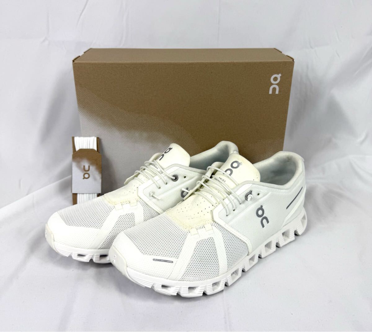 On Cloud 5 on k громкий 5 Size.28.5 WH/WH