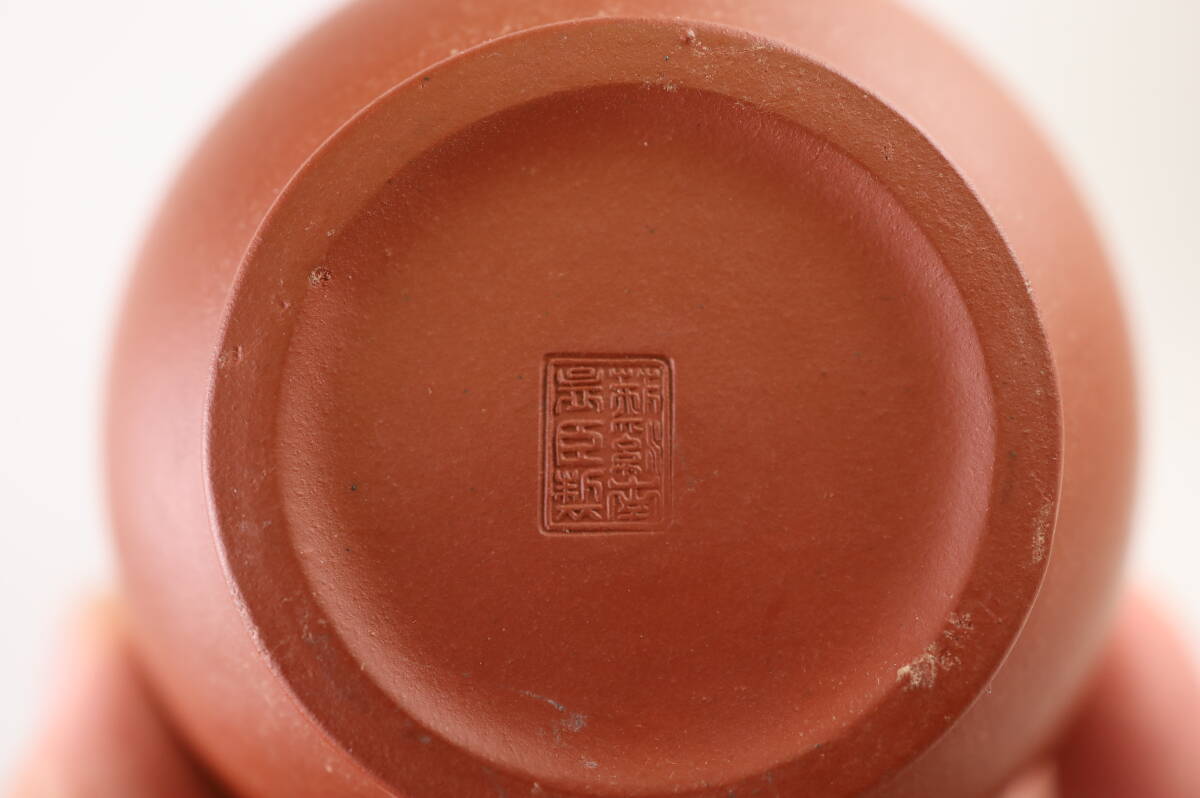 孟臣 朱泥急須 12.8*8*高7.1cm 恵臣 中国宜興紫砂壺 砲口 無傷 孟臣 朱泥急須 12.8*8*高7.1cm 恵臣 中国宜興紫砂壺 砲口 無傷