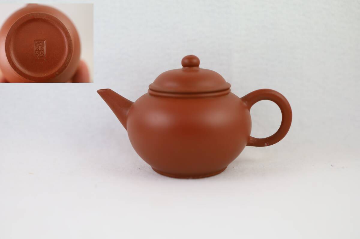 唐物 孟臣 朱泥急須 砲口 中国宜興紫砂壺 10.8*6.8*6.2cm 無傷 唐物 孟臣 朱泥急須 砲口 中国宜興紫砂壺 10.8*6.8*6.2cm 無傷